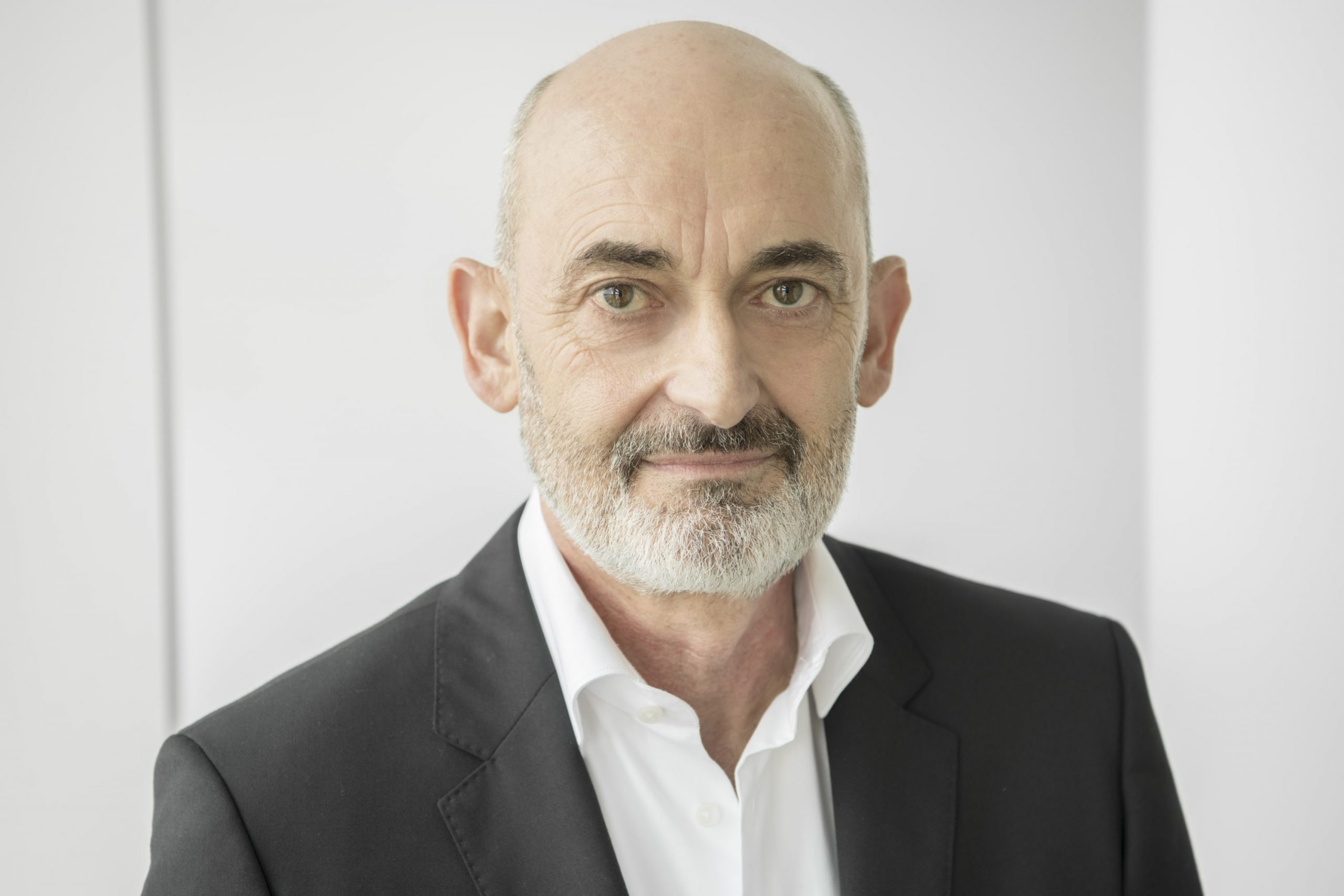 Headshot picture of Sveto